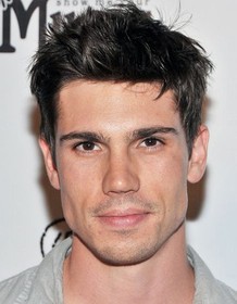 Tanner Novlan