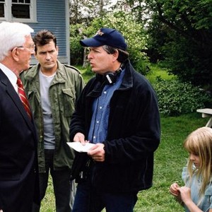 SCARY MOVIE 3, Leslie Nielsen, Charlie Sheen, director David Zucker on the set, 2003, (c) Dimension