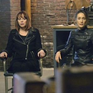 Nikita, Melinda Clarke (L), Maggie Q (R), 'Reunion', Season 3, Ep. #13, 03/08/2013, ©KSITE
