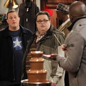 Mike and Molly, Billy Gardell (L), David Anthony Higgins (R), 09/20/2010, ©CBS