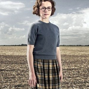 Katherine McGolpin as Midge Carne