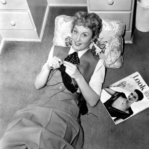 NEPTUNE'S DAUGHTER, Betty Garrett, knitting between scenes, 1949