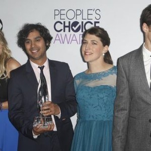 Kaley Cuoco, Kunal Nayyar, Mayim Bialik, Jim Parsons in the press room for 40th Annual The People''s Choice Awards 2014 - PRESS ROOM, Nokia Theatre L.A. Live, Los Angeles, CA January 8, 2014. Photo By: Emiley Schweich/Everett Collection