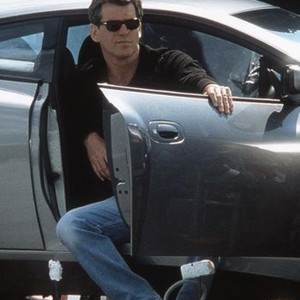 DIE ANOTHER DAY, Pierce Brosnan on set, 2002, (c) MGM