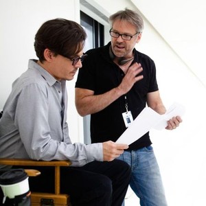 TRANSCENDENCE, from left: Johnny Depp, director Wally Pfister, on set, 2014, ph: Peter Mountain/©Warner Bros. Pictures