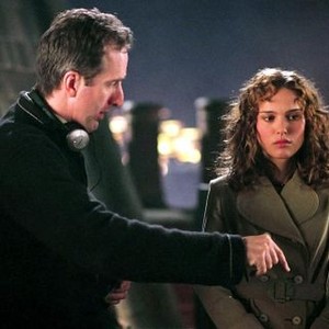 V FOR VENDETTA, Director James McTeigue, Natalie Portman, on set, 2006, ©Warner Bros.
