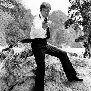 MAN WITH THE GOLDEN GUN, Roger Moore, 1974