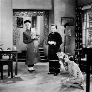 THE SON-DAUGHTER, from left: Ramon Novarro, Louise Closser Hale, Helen Hayes, 1932