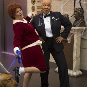 Animal Practice, Betsy Sodaro (L), Kym Whitley (R), 'The Two George Colemans', Season 1, Ep. #6, 10/24/2012, ©NBC