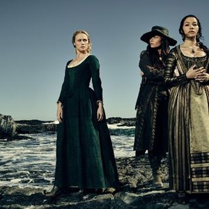 Black Sails, Hannah New (L), Jessica Parker Kennedy (R), 'Season 3', 01/23/2016, ©STARZPR