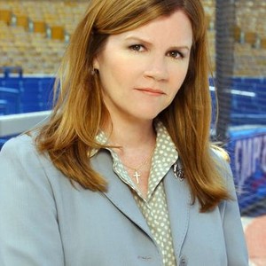 Mare Winningham as Lynee Young