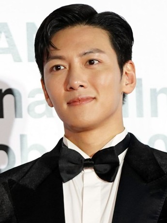 チチャンウク JI CHANG WOOK 1-1 JISCOVERY DVD Amazon.co.jp: チ・チャンウク DVD 2023 Ji Chang Wook Fan
