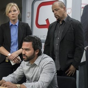 Law &amp; Order: Special Victims Unit, Kelli Giddish (L), Manny Perez (C), Ice-T (R), 'Girls Disappeared', Season 16, Ep. #1, 09/24/2014, ©NBC