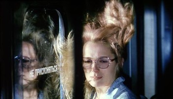 Uxlayotgan ona porno Jinsiy olatni onanizm qilish