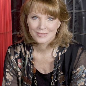Mariette Hartley as Dorothy Spiller