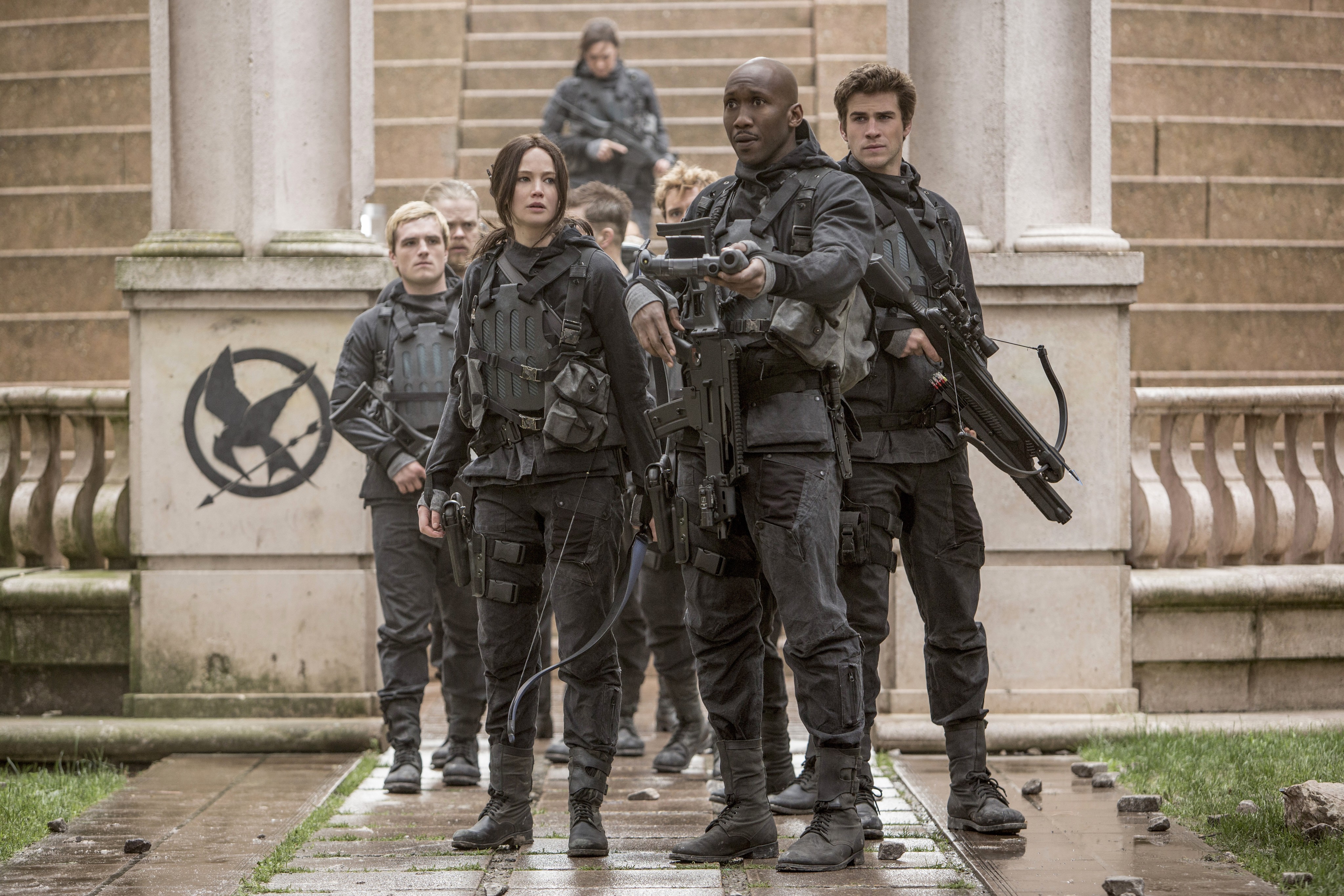 The Hunger Games - Trailers & Videos - Rotten Tomatoes