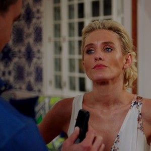 The Middle of X (2018) photo 11
