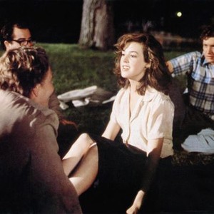 FOUR FRIENDS, Michael Huddleston (back to camera), Jim Metzler (eyeglasses), Jodi Thelen, Craig Wasson (plaid shirt), 1981, © Filmways