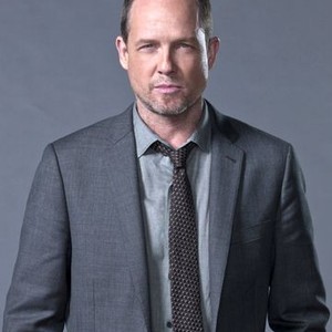 Dean Winters as Detective Russ Agnew