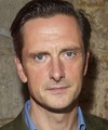 Nicholas Gleaves