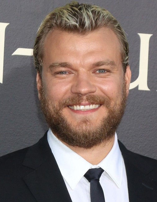 Pilou Asbæk