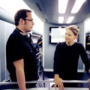 FLIGHTPLAN, director Robert Schwentke, Jodie Foster on set, 2005, (c) Touchstone