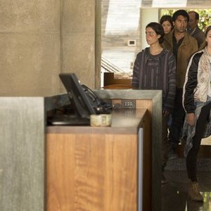 Fear The Walking Dead, Lorenzo James Henrie (L), Cliff Curtis (C), Alycia Debnam-Carey (R), 'The Good Man', Season 1, Ep. #6, 10/04/2015, ©AMC