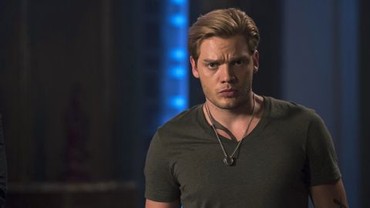 Shadowhunters season 3 fmovies hot sale