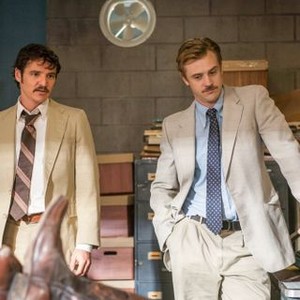 Narcos, Pedro Pascal (L), Boyd Holbrook (R), 'The Palace in Flames', Season 1, Ep. #4, 08/28/2015, ©NETFLIX