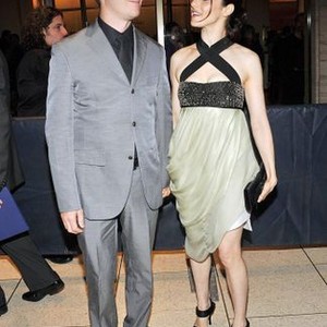 Darren Aronofsky, Rachel Weisz (wearing a Narciso Rodriguez dress) at arrivals for New York Film Festival Closing Night Screening of THE WRESTLER, Avery Fisher Hall at Lincoln Center, New York, NY, October 12, 2008. Photo by: Slaven Vlasic/Everett Collecti