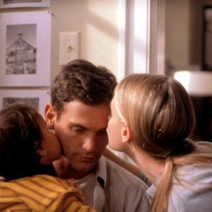 WORLD TRAVELER, Nicholas Suretzky, Billy Crudup, Francie Swift, 2002. ©ThinkFilm