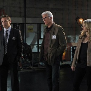 CSI: Crime Scene Investigation, Alex Carter (L), Ted Danson (C), Elisabeth Harnois (R), 'Dead Air', Season 13, Ep. #11, 01/16/2013, ©CBS