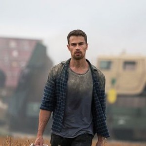 How It Ends (2018) photo 7