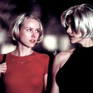 MULHOLLAND DRIVE, Naomi Watts, Laura Harring, 2001, (c) Universal