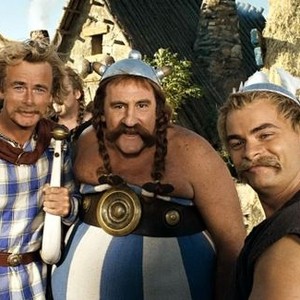 ASTERIX AT THE OLYMPIC GAMES, (aka ASTERIX AUX JEUX OLYMPIQUES), Franck Dubosc as Assurancetourix, Gerard Depardieu as Obelix, Clovis Cornillac as Asterix, 2008. ©Pathe Distribution