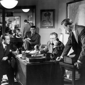 HE WALKED BY NIGHT, Whit Bissell, Roy Roberts, Scott Brady, 1948.