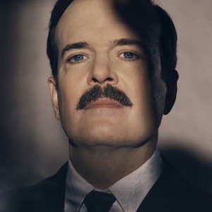 Jefferson Mays as Dr. George Hodel