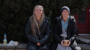 Sell only to 悲し Melanie Louks 