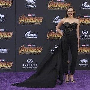 Elizabeth Olsen at arrivals for AVENGERS: INFINITY WAR Premiere - Part 2, Hollywood, Los Angeles, CA April 23, 2018. Photo By: Elizabeth Goodenough/Everett Collection