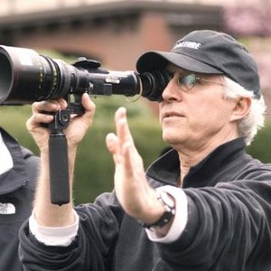 UNTRACEABLE, director Gregory Hoblit (right), on set, 2008. ©Screen Gems