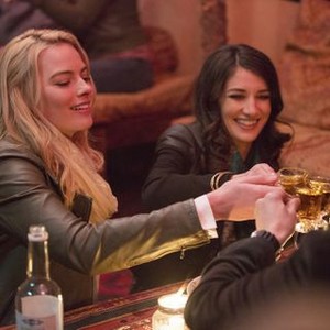 WHISKEY TANGO FOXTROT, from left: Margot Robbie, Sheila Vand, 2016. ph: Frank Masi/© Paramount Pictures