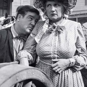 The Wistful Widow of Wagon Gap (1947) photo 3
