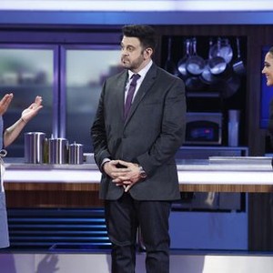 Food Fighters, Adam Richman, 'Alice Currah', Season 2, Ep. #10, 09/03/2015, ©NBC