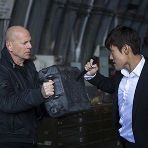 Movie Review: 'RED 2' Starring Bruce Willis, John Malkovich, Helen Mirren,  Anthony Hopkins - Review St. Louis