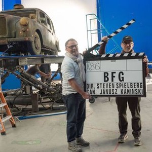 THE BFG, from left: cinematographer Janusz Kaminski, director Steven Spielberg, on set, 2016. ph: Doane Gregory/© Walt Disney Studios Motion Pictures
