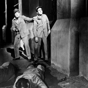 YOU CAN'T GET AWAY WITH MURDER, standing from left: Humphrey Bogart, Billy Halop, 1939