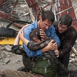 (L-R) Max Deacon as Donnie, Richard Armitage as Gary Morris and Nathan Kress as Trey in "Into the Storm." photo 6