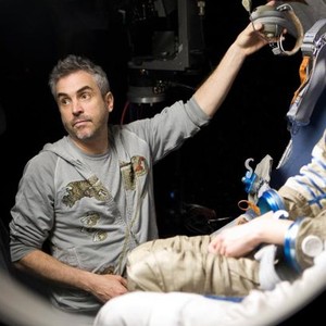 GRAVITY, director Alfonso Cuaron, on set, 2013. ph: Murdo Macleod/©Warner Bros. Pictures