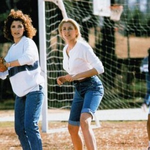 CONSENTING ADULTS, from left: Mary Elizabeth Mastrantonio, Rebecca Miller, Kevin Spacey, 1992, © Buena Vista