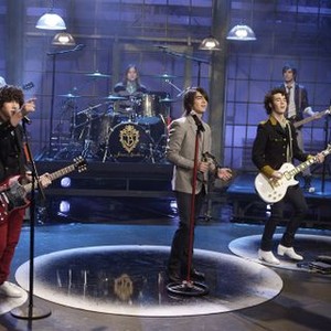 The Tonight Show With Jay Leno, Kevin Jonas (L), Joe Jonas (C), Nick Jonas (R), 'Season', ©NBC